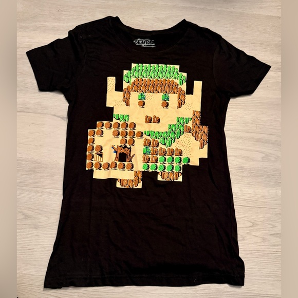Lootwear Tops - NWOT Vintage ZELDA 8 Bit Women's M Graphic Tee LOOTCRATE EXCLUSIVE BLACK T-SHIRT